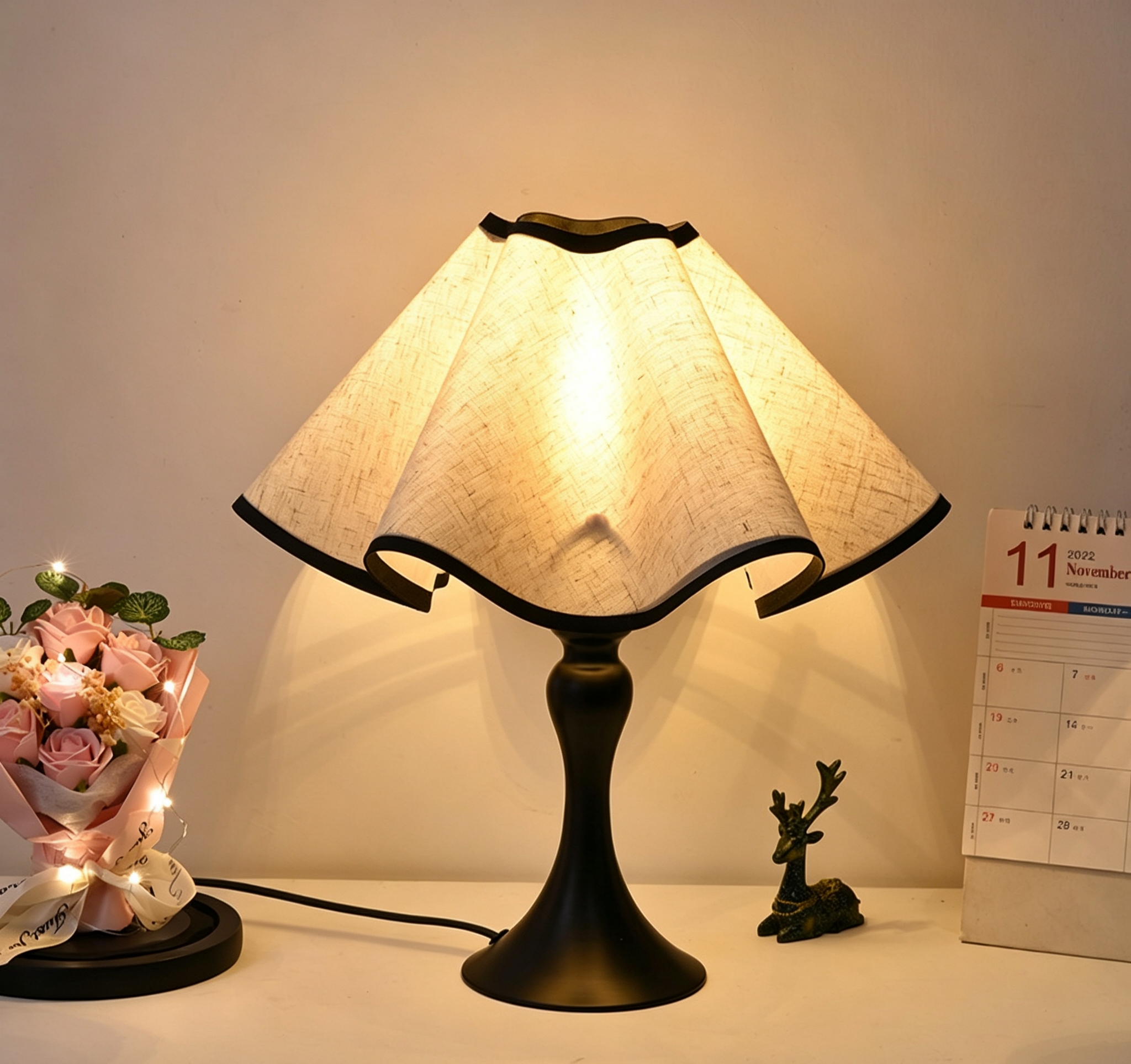 Petal Shade Table Lamp Black Metal Base 7W Warm